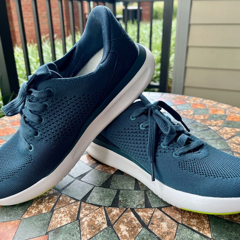 Kizik Lima hands-free sneakers in Tidepool WIDE WIDTH (men 6.5 women 8) NEW